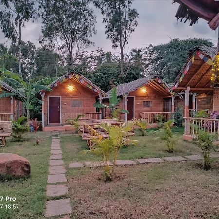 Island Vibes Hotel Hampi Exterior photo